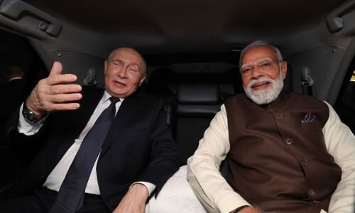 Aaj ki Taaza Khabar: भारत के दौरे पर पहुंचे पुतिन, पीएम मोदी ने गले लगाकर किया WelCome- पढ़ें 4 दिसंबर की बड़ी खबरें