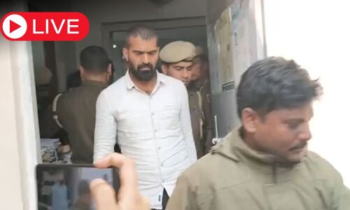 Aaj ki Taaza Khabar: AI समिट में प्रदर्शन का केस : यूथ कांग्रेस के चार कार्यकर्ताओं को पुलिस हिरासत में भेजा गया Aaj ki Taaza Khabar: AI समिट में प्रदर्शन का केस : यूथ कांग्रेस के चार कार्यकर्ताओं को पुलिस हिरासत में भेजा गया