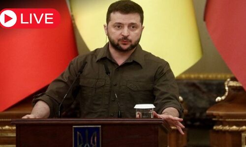 Aaj ki Taaza Khabar: Iran का US military बेस पर हमला, क्या Russia ने की मदद? यूक्रेनियन प्रेसिडेंट का बड़ा दावा