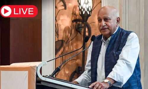 Aaj ki Taaza Khabar Live News Update: बांग्लादेश में हिंदुओं के खिलाफ हिंसा पर MJ अकबर का तीखा हमला, बोले- मौजूदा शासन नफरत की विचारधारा को दे रहा बढ़ावा