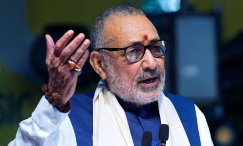 Aaj ki Taaza Khabar; बिहार चुनाव में महाभारत की Entry! धृतराष्ट्र की तरह बेटे को गद्दी पर बिठाने को बेताब; गिरिराज- पढ़ें 22 अगस्त की बड़ी खबरें