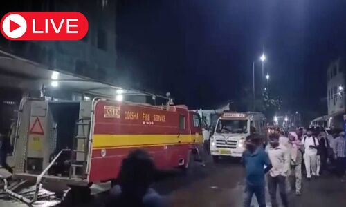 Aaj ki Taaza Khabar: ओडिशा अस्पताल में आग से 10 मौतें, सरकार ने 25-25 लाख रुपये मुआवजे की घोषणा की