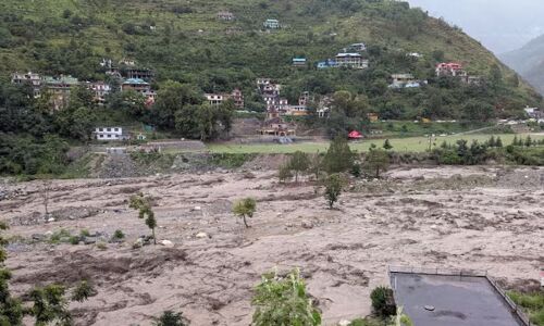 Aaj ki Taaza Khabar: हिमाचल में बादल फटने से तबाही: 2 की मौत, 20 लोगों को बहने की खबर- पढ़ें 25 जून की बड़ी खबरें Aaj ki Taaza Khabar: हिमाचल में बादल फटने से तबाही: 2 की मौत, 20 लोगों को बहने की खबर- पढ़ें 25 जून की बड़ी खबरें