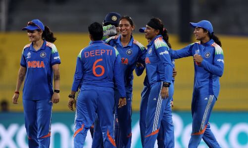 Aaj ki Taaza Khabar: भारत ने महिला CWC 2025 में पाकिस्तान को 88 रन से हराया, दीप्ति-क्रांति को 3-3 विकेट; 5 अक्टूबर की बड़ी खबरें