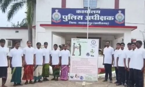 Aaj ki Taaza Khabar: छत्तीसगढ़ के नारायणपुर में 70 लाख के इनामी 16 नक्सलियों ने किया सरेंडर, पढ़ें 8 अक्टूबर की बड़ी खबरें