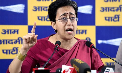 Aaj ki Taaza Khabar: दिल्ली की महिला समृद्धि योजना पर को आतिशी ने बताया जुमला, पढ़ें 8 मार्च की दिनभर की बड़ी खबरें Aaj ki Taaza Khabar: दिल्ली की महिला समृद्धि योजना पर को आतिशी ने बताया जुमला, पढ़ें 8 मार्च की दिनभर की बड़ी खबरें