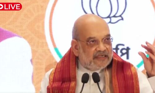 Aaj ki Taaza Khabar: पश्चिम बंगाल सरकार के खिलाफ चार्जशीट जारी, अमित शाह ने ममता सरकार को घेरा