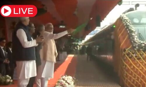 Aaj Ki Taza Khabar: मालदा से पीएम मोदी ने दिखाई हरी झंडी, हावड़ा-गुवाहाटी के बीच भारत की पहली वंदे भारत स्लीपर ट्रेन शुरू