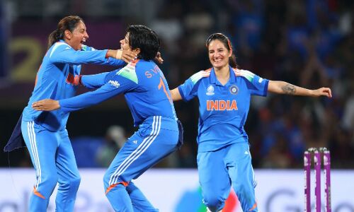 Aaj ki Taaza Khabar: ICC Womens World Cup 2025 के फाइनल में भारत ने साउथ अफ्रीका को हराया, पहली बार जीता खिताब- 2 नवंबर की बड़ी खबरें Aaj ki Taaza Khabar: ICC Womens World Cup 2025 के फाइनल में भारत ने साउथ अफ्रीका को हराया, पहली बार जीता खिताब- 2 नवंबर की बड़ी खबरें
