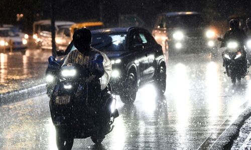 Aaj ki Taaza Khabar: बारिश से हर ओर हो रहा सैलाब-ए सितमबर! देश के कई राज्यों में कल बंद रहेंगे स्कूल और कॉलेज- पढ़ें 2 सितंबर की बड़ी खबरें