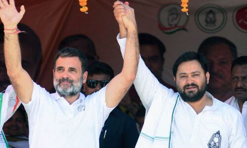 Aaj ki Taaza Khabar: राहुल गांधी का बड़ा आरोप, महाराष्ट्र-हरियाणा चुनाव BJP ने चुराए; ECI पर उठाए सवाल- पढ़ें 18 अगस्त की बड़ी खबरें Aaj ki Taaza Khabar: राहुल गांधी का बड़ा आरोप, महाराष्ट्र-हरियाणा चुनाव BJP ने चुराए; ECI पर उठाए सवाल- पढ़ें 18 अगस्त की बड़ी खबरें