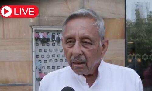 Aaj ki Taaza Khabar: मणिशंकर अय्यर ने पवन खेड़ा पर साधा निशाना, बोले- “तोता बनकर बोलते हैं”, कांग्रेस को भी खूब सुनाया Aaj ki Taaza Khabar: मणिशंकर अय्यर ने पवन खेड़ा पर साधा निशाना, बोले- “तोता बनकर बोलते हैं”, कांग्रेस को भी खूब सुनाया