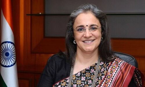 Aaj ki Taaza Khabar: लोकपाल ने पूर्व सेबी प्रमुख माधबी पुरी बुच को धोखाधड़ी मामले में क्लीन चिट दी, पढ़ें 28 मई की बड़ी खबरें Aaj ki Taaza Khabar: लोकपाल ने पूर्व सेबी प्रमुख माधबी पुरी बुच को धोखाधड़ी मामले में क्लीन चिट दी, पढ़ें 28 मई की बड़ी खबरें