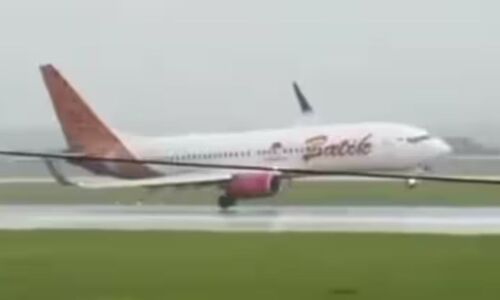 Aaj ki Taaza Khabar: हवा में कांपा इंडोनेशियाई विमान! रनवे पर डगमगाया प्लेन, बाल-बाल बचे सभी यात्री- पढें 30 जून की बडी खबरें Aaj ki Taaza Khabar: हवा में कांपा इंडोनेशियाई विमान! रनवे पर डगमगाया प्लेन, बाल-बाल बचे सभी यात्री- पढें 30 जून की बडी खबरें