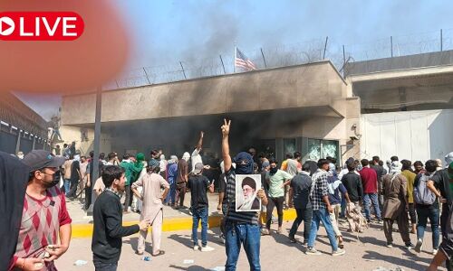 Aaj ki Taaza Khabar: कराची में खामेनेई के समर्थकों और पुलिस के बीच झड़प, 8 लोगों की मौत Aaj ki Taaza Khabar: कराची में खामेनेई के समर्थकों और पुलिस के बीच झड़प, 8 लोगों की मौत