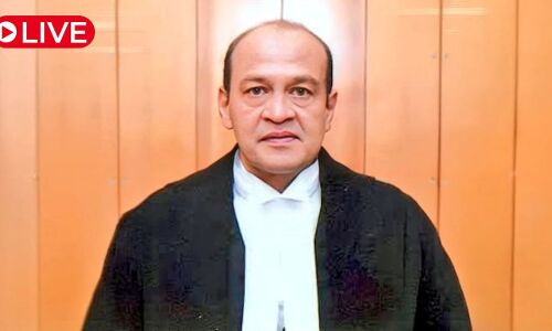 Aaj ki Taaza Khabar: आवास पर मिले थे जले हुए नोट, इलाहाबाद हाई कोर्ट के जस्टिस यशवंत वर्मा ने दिया इस्तीफा