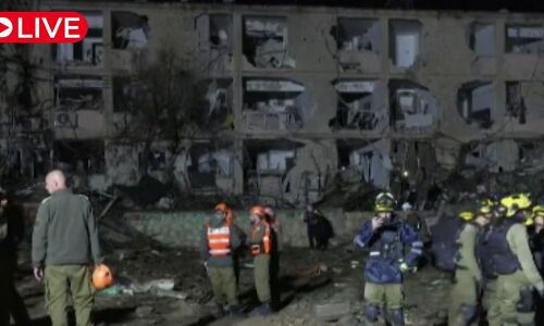 Aaj ki Taaza Khabar: ईरान का बगदाद हवाई अड्डे के पास अमेरिकी बेस पर हमला Aaj ki Taaza Khabar: ईरान का बगदाद हवाई अड्डे के पास अमेरिकी बेस पर हमला