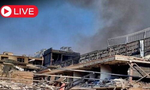 Aaj ki Taaza Khabar: ईरान पर इजराइल के जोरदार हमले, 15 लोगों की मौत, मलबे से मिल रही लाशें